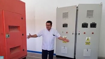 Médicos concluyen cirugía con linternas