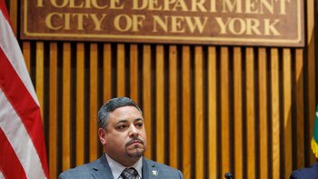 Dimite el primer hispano jefe