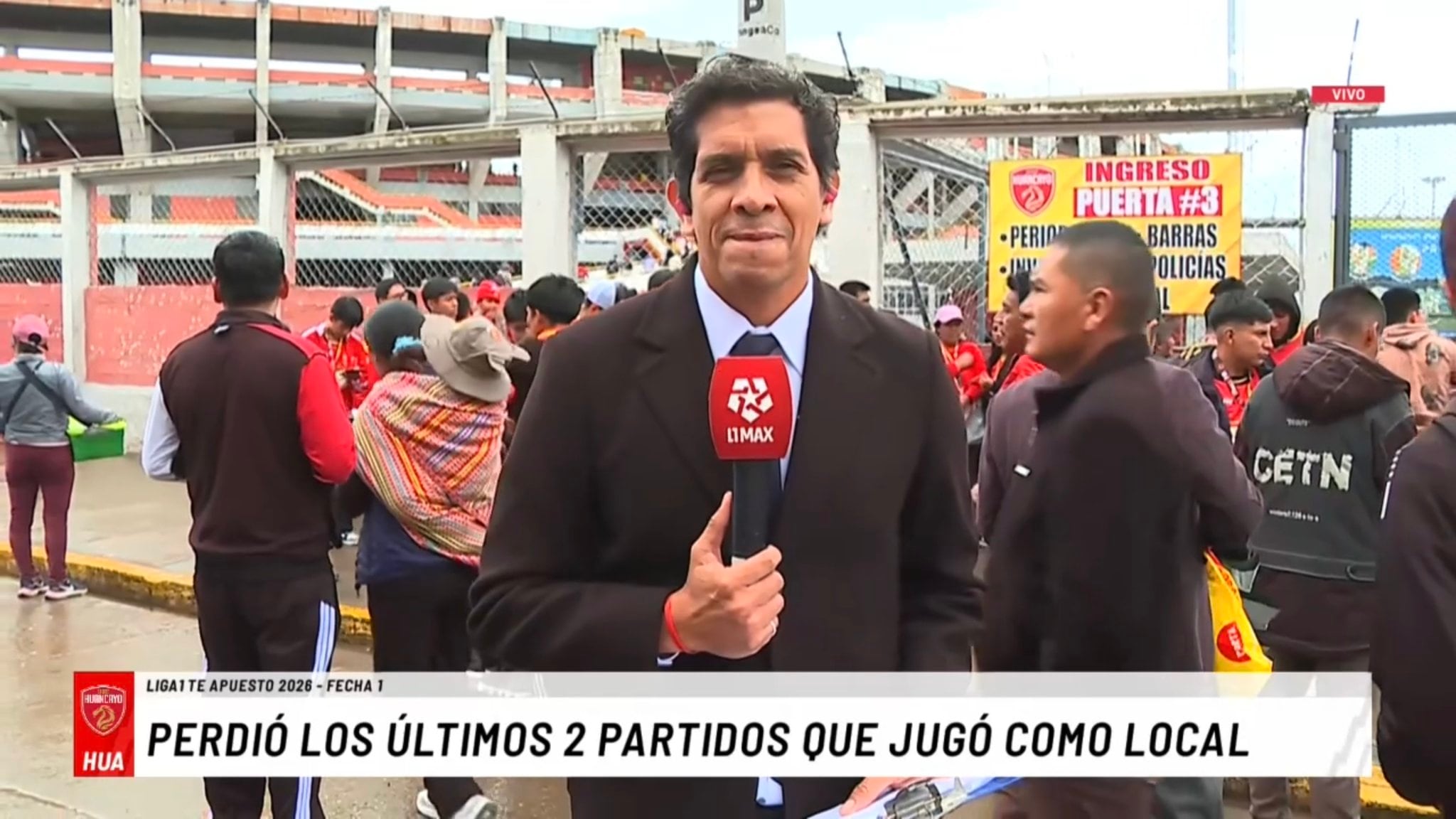 Reporteros de L1 Max están afuera del estadio IPD de Huancayo