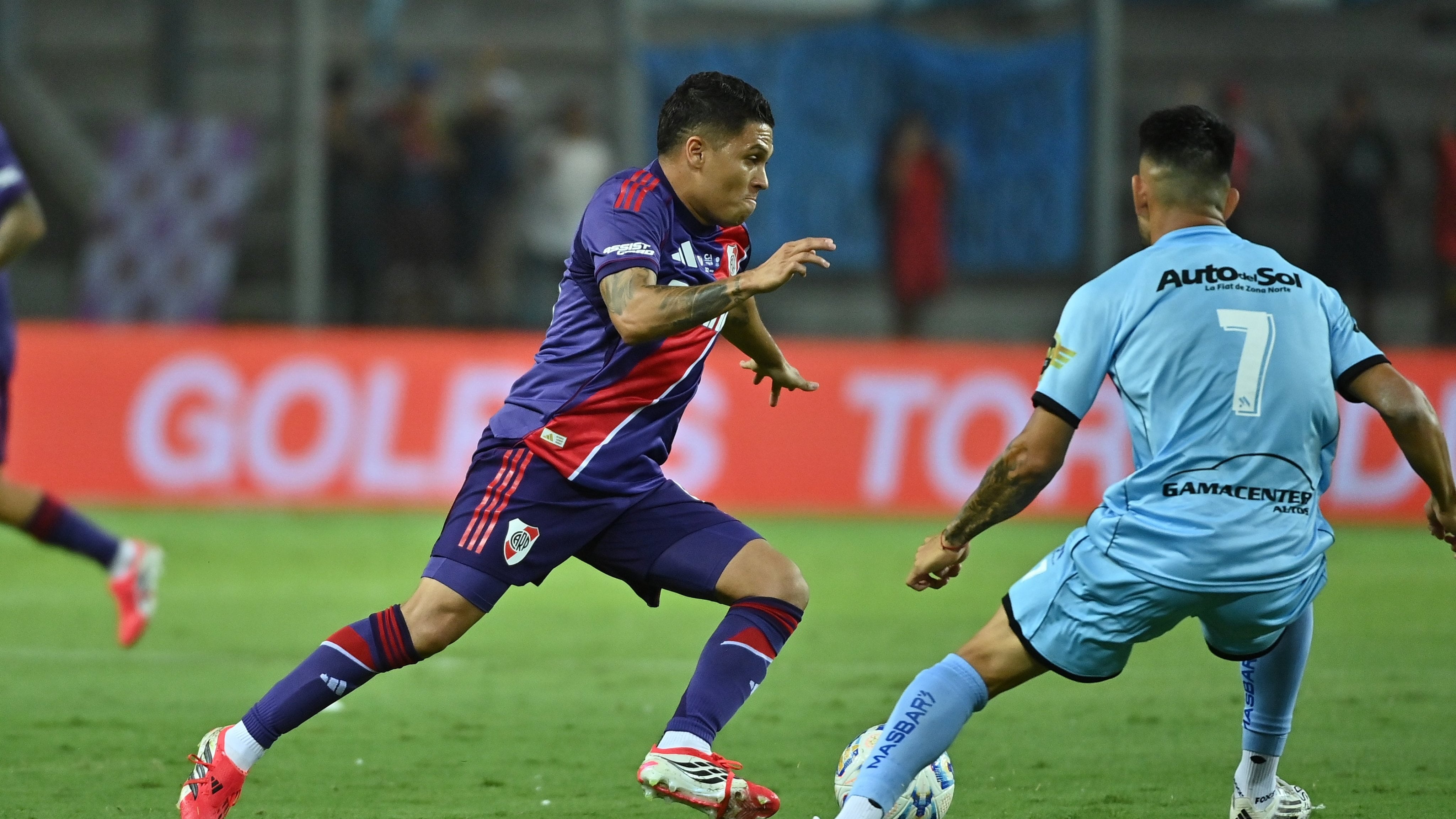 River Plate venció a Ciudad de Bolívar con un gol de Juanfer Quintero de penal