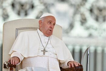 El Papa Francisco asiste a