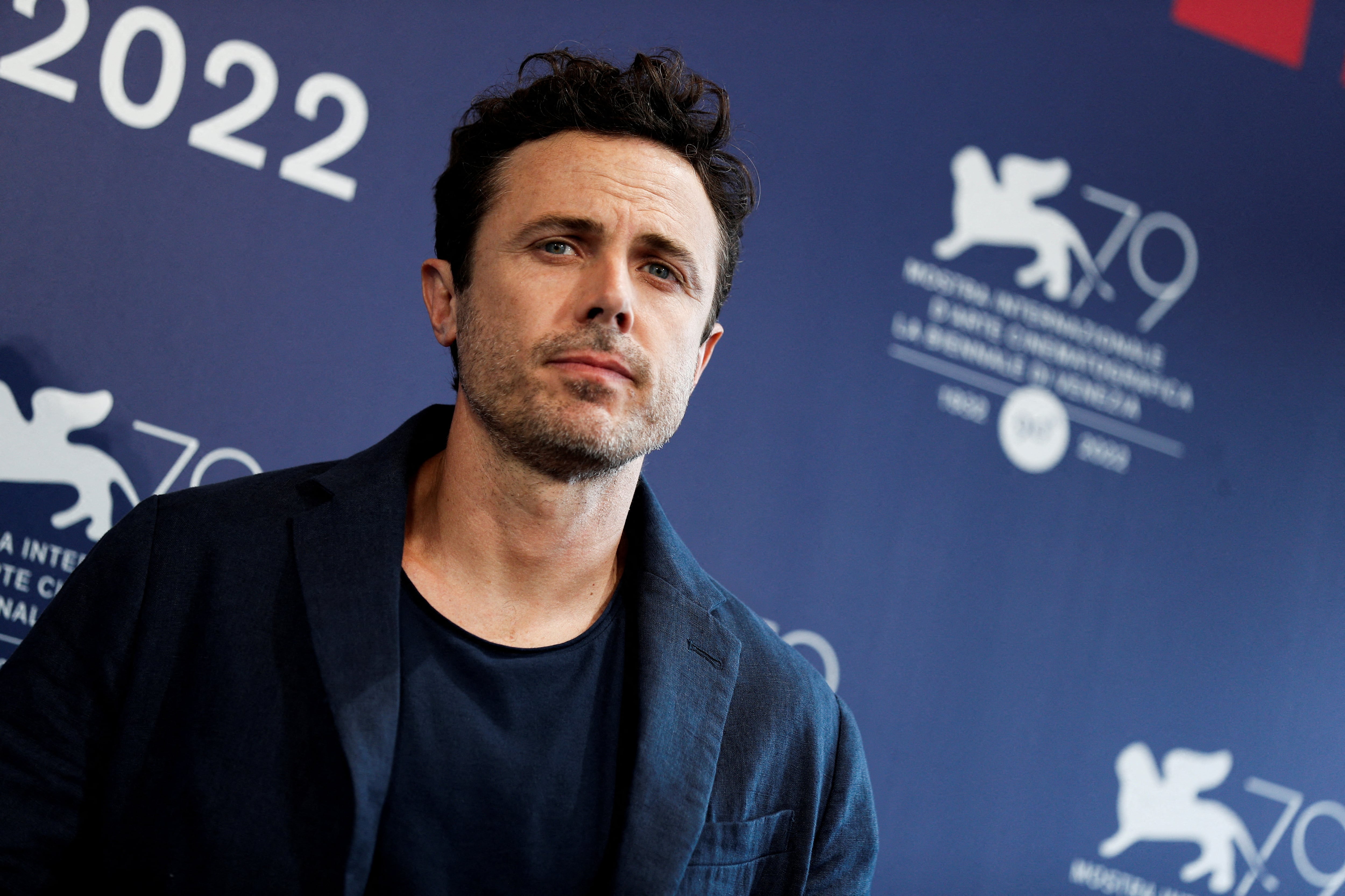 El director explicó que la película está dedicada a Timothy y Chris Affleck, a quienes no llegó a mostrarles el film (REUTERS/Guglielmo Mangiapane)