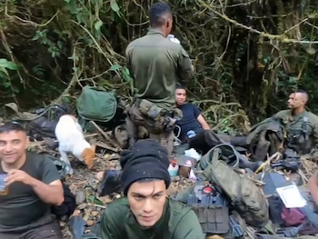Los cuatro policías hallados en la zona rural de El Tambo presentaban deshidratación y descompensación física, pero su estado de salud es estable - crédito Policía Nacional