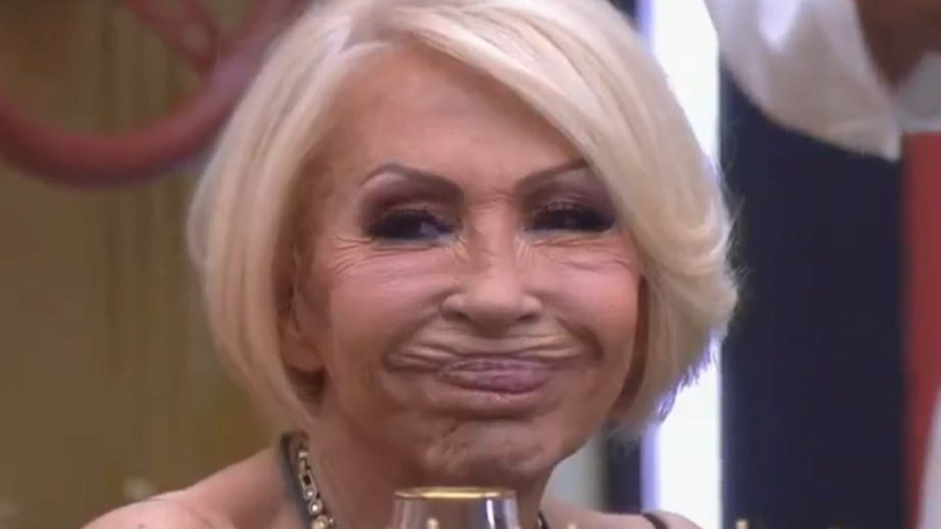 “De esta momia no se libran”: Laura Bozzo reaparece tras alerta por hospitalización en Acapulco
