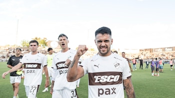 Platense venció a Barracas, Banfield