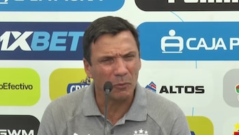 Zé Ricardo elogió a Felipe Vizeu, pero advirtió por errores defensivos de Sporting Cristal: “En los próximos partidos no nos van a perdonar”