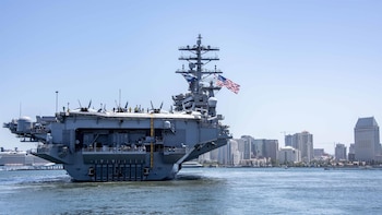 EEUU y Ecuador realizan maniobras militares conjuntas para "reforzar sus capacidades navales"