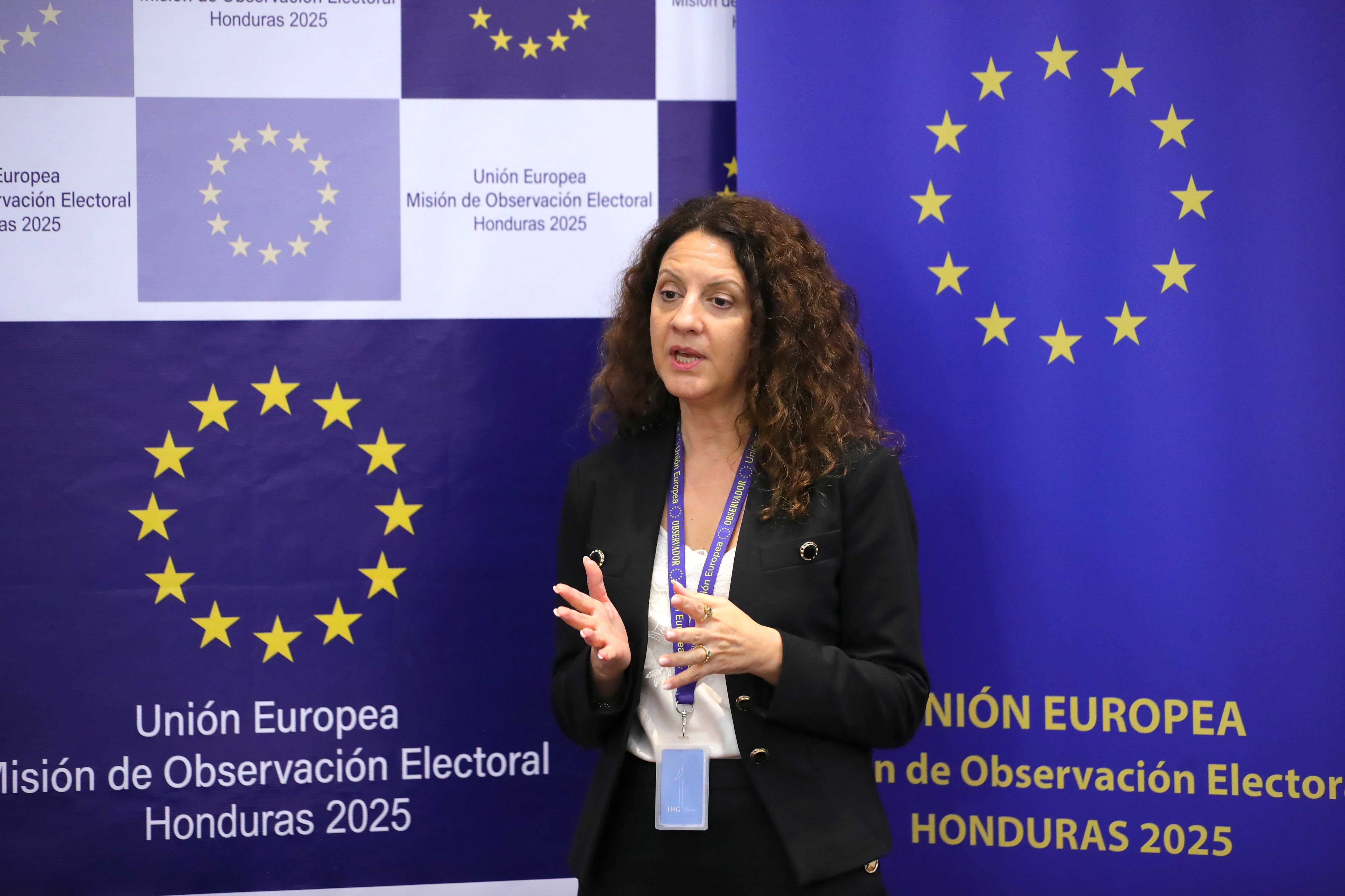 La jefa adjunta de la Misión de Observación Electoral de la Unión Europea (MOE-UE), Tania Marques, habla durante una entrevista con EFE este lunes, en Tegucigalpa (Honduras) EFE/ Gustavo Amador