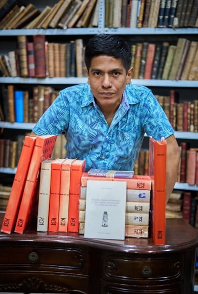 Diego Lazarte reconoce que la edición fue una de las etapas más complejas del poemario, pues implicó descartar textos que no encajaban con el conjunto - Créditos: Cortesía.