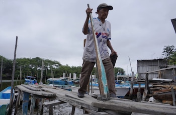 Carlos Lindao aún trabaja en