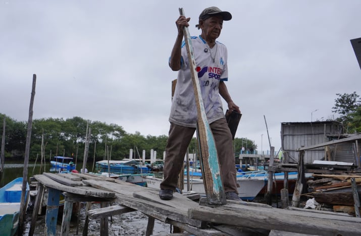 Carlos Lindao aún trabaja en Guayaquil. (API/Teleamazonas)