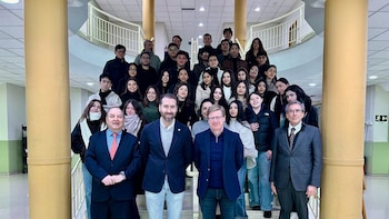 Alumnado mexicano asiste en la