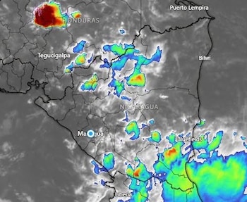 INETER advirtió que la onda tropical número 10 ingresará por la Costa Caribe de Nicaragua con más lluvias, mientras el Ejército alertó sobre oleaje y vientos peligrosos en el Pacífico./ (Informativo 24/ Jinoteca)