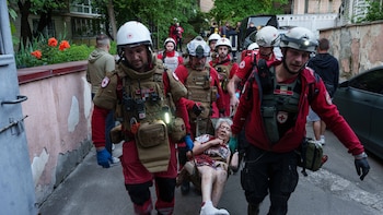 Al menos ocho personas murieron en ataques con misiles y drones entre Rusia y Ucrania en las últimas 24 horas