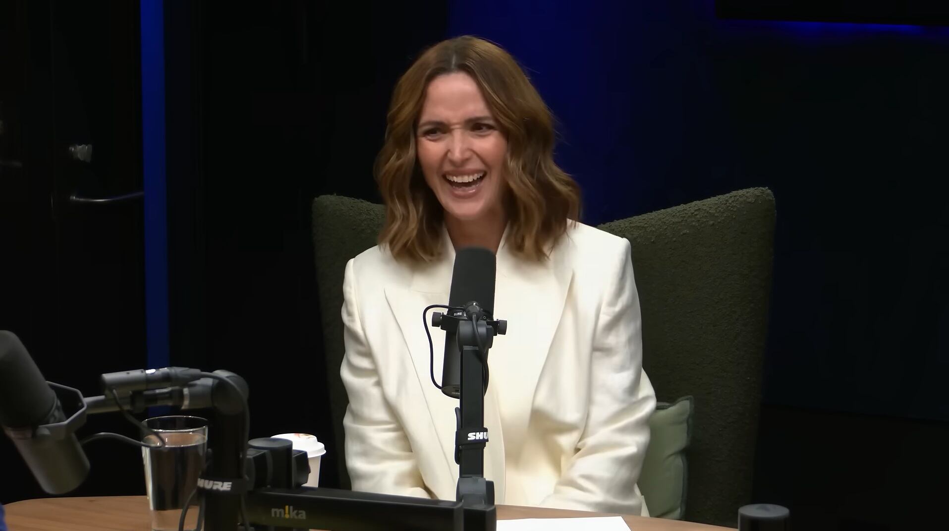 El papel de Byrne combina drama, humor y terror, marcando un punto de inflexión en su carrera(YouTube: Team Coco)