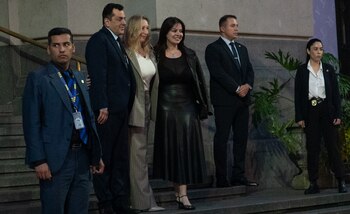 Leonardo Cifelli, Karina Milei y Sandra Pettovello