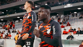 Athletico Paranaense habría dejado pasar millonarias ofertas por Kevin Viveros: el colombiano valdría una fortuna