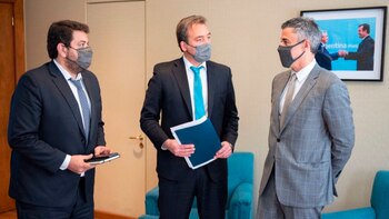 Juan Mena, Martín Soria y