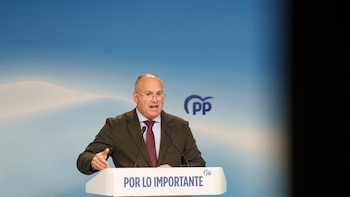 Tellado celebra que Vox "pase del bloqueo al acuerdo" y subraya que Guardiola y Azcón "nunca incumplirán la ley"