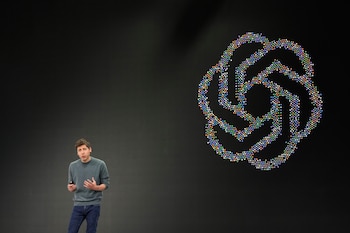 El director ejecutivo de OpenAI, Sam Altman, confirmó que la empresa va a construir un robot humanoide.
(AP foto/Jeff Chiu)