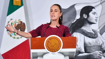 Sheinbaum acusa misoginia en críticas por respaldo de AMLO