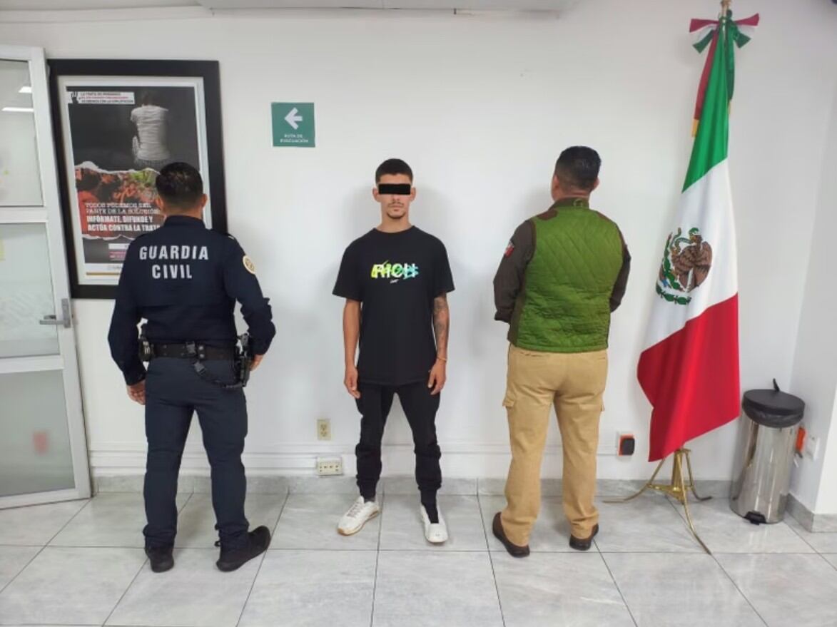 El colombiano fue detenido en presencia de su pareja y de su hijo - crédito Secretaría de Seguridad y Protección Ciudadana