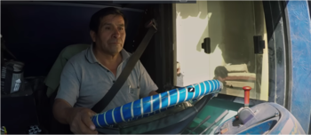 Un camino peligroso que atraviesa