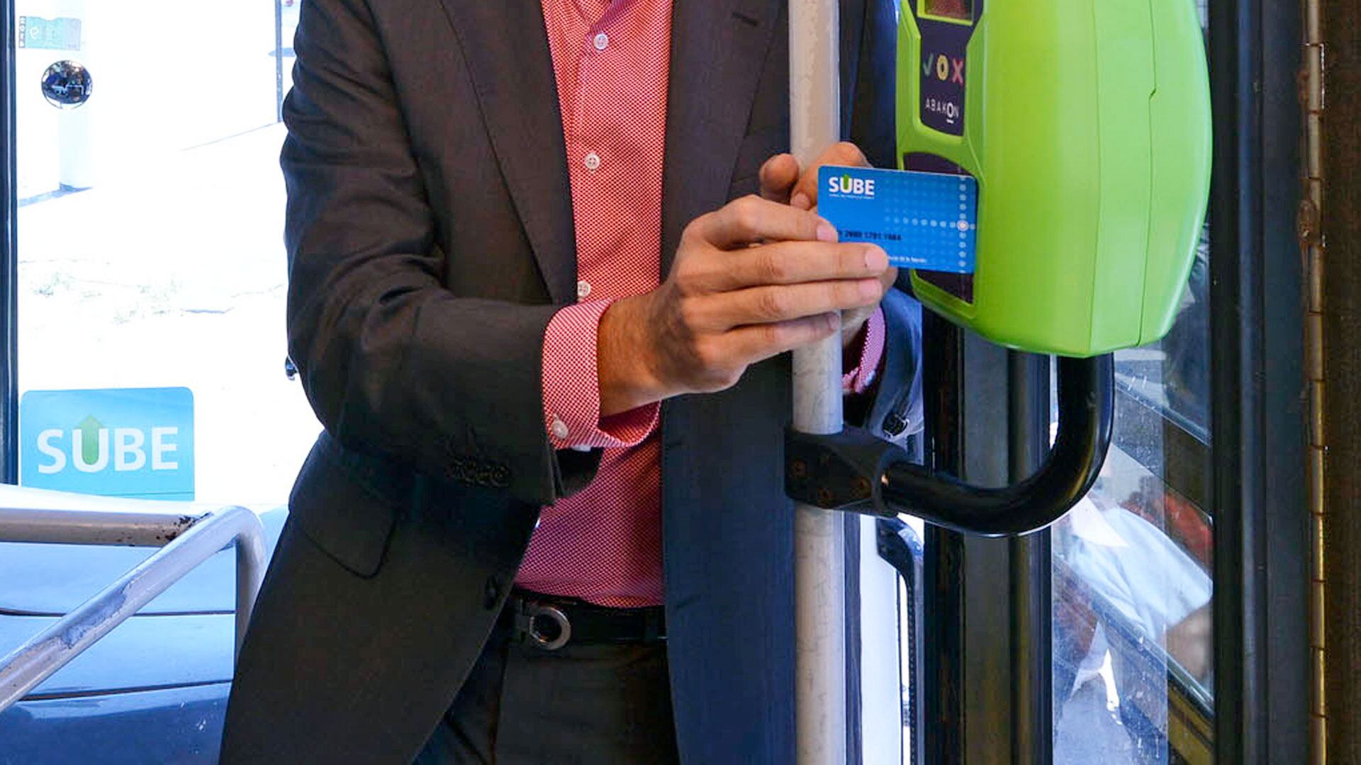 La adquisición de la Tarjeta SUBE requiere documento de identidad y puede realizarse en comercios, estaciones y centros de atención oficiales (NA)