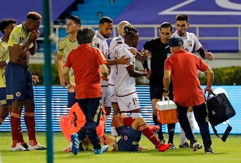 Médicos y jugadores de Colombia