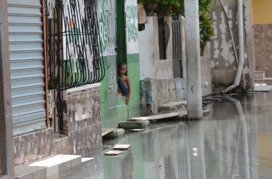 Los aguaceros vinculados a una vaguada afectan a 2,360 personas y 590 viviendas en República Dominicana