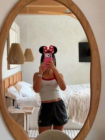 El estilo “Athleisure” define la presencia de Antonela en Disney