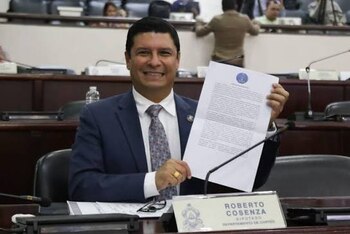 El presidente de la Comisión de Salud instó a los padres de familia a completar el esquema de vacunación de sus hijos contra el sarampión. (Foto: Congreso Nacional)