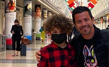 Él es Alejandro, el hijo de Piter Albeiro y quien lo convenció de tener un nuevo perro en casa | Foto: Instagram @PiterAlbeiro