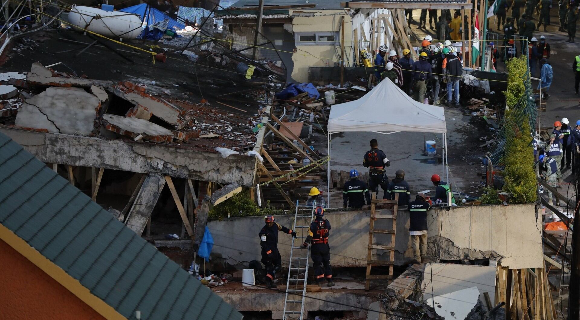 El terremoto de México en 2017 generó una movilización ejemplar del ARMY nacional, que coordinó acopios de víveres y fondos para apoyar a las víctimas en Oaxaca y Morelos (EFE/José Méndez)