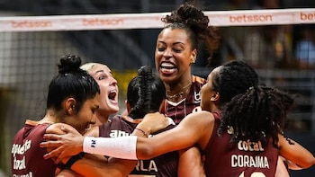 A qué hora juega Universitario