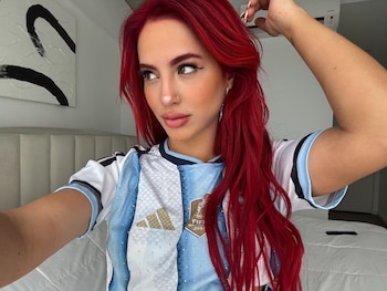 El guiño de Flor Vigna a la Selección Argentina en su sesión de fotos de Only Fans