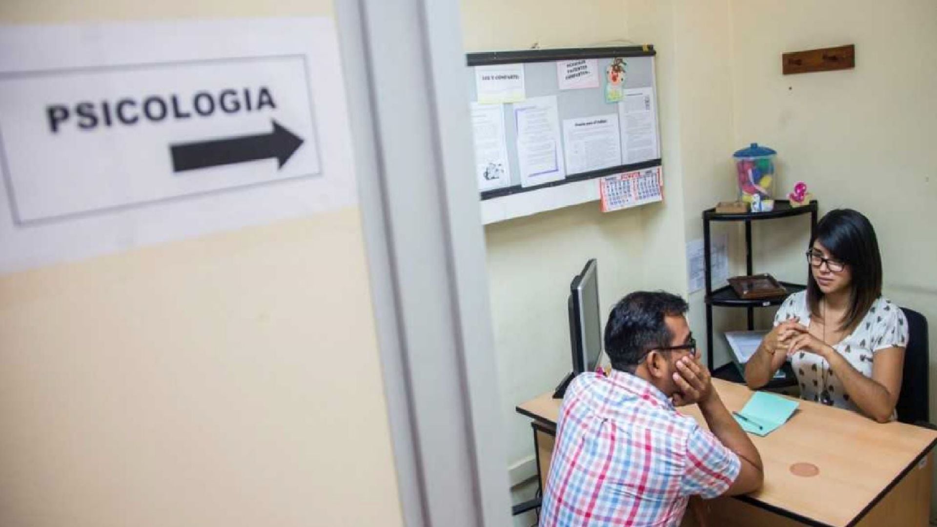 El Día del Psicólogo Peruano, celebrado el 30 de abril, reconoce a los profesionales que velan por el equilibrio emocional, combaten trastornos y promueven el bienestar en la sociedad. (Andina)