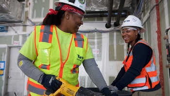Miles de vecinos del Bronx consiguieron empleo con la ayuda de un centro local: cómo anotarse