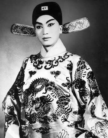 Shi Pei Pu maquillado para