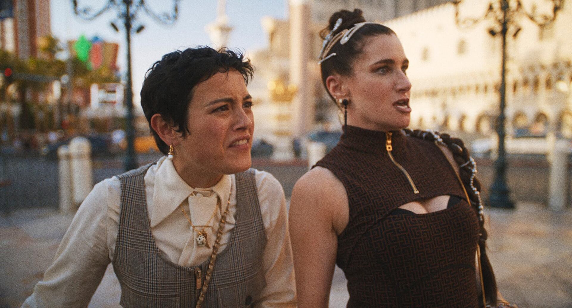 Dos de las protagonistas de la gran revelación de la temporada de premios,