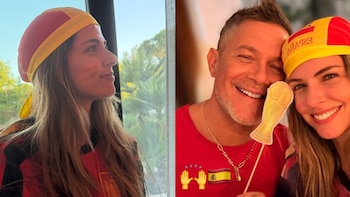 Díptico. Izquierda: Stephanie Cayo de perfil con bandana rojigualda. Derecha: Alejandro Sanz y Stephanie Cayo sonríen, él con un trofeo, ella con bandana de España