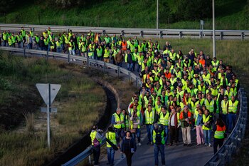 Cientos de agricultores han cortado