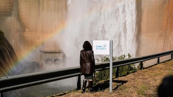 La Comunidad de Madrid necesita ayuda legal en Colombia: paga 36.300 euros a un penalista de la Universidad Autónoma para “revisar” la causa que se abrió hace 8 años contra directivos del Canal