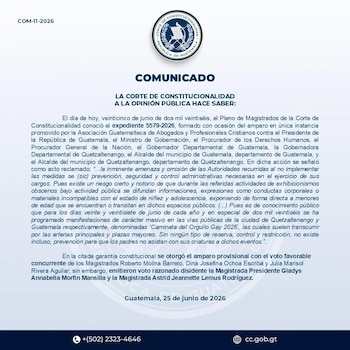 Documento oficial con el logo de la Corte de Constitucionalidad de Guatemala, texto del comunicado, número de teléfono y dirección web