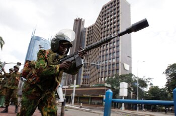 FOTO DE ARCHIVO. Al menos 10 personas murieron en Kenia y cientos fueron arrestadas durante manifestaciones antigubernamentales el lunes (REUTERS/Donwilson Odhiambo)