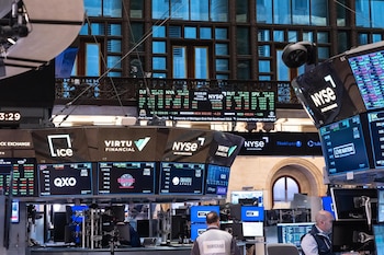 El S&P 500 y el Dow Jones cerraron con nuevos récords tras el repunte de las acciones y la baja del crudo