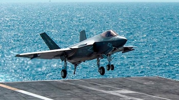 EEUU movilizó buques y aviones