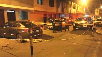 Exmarino defendió a su esposa