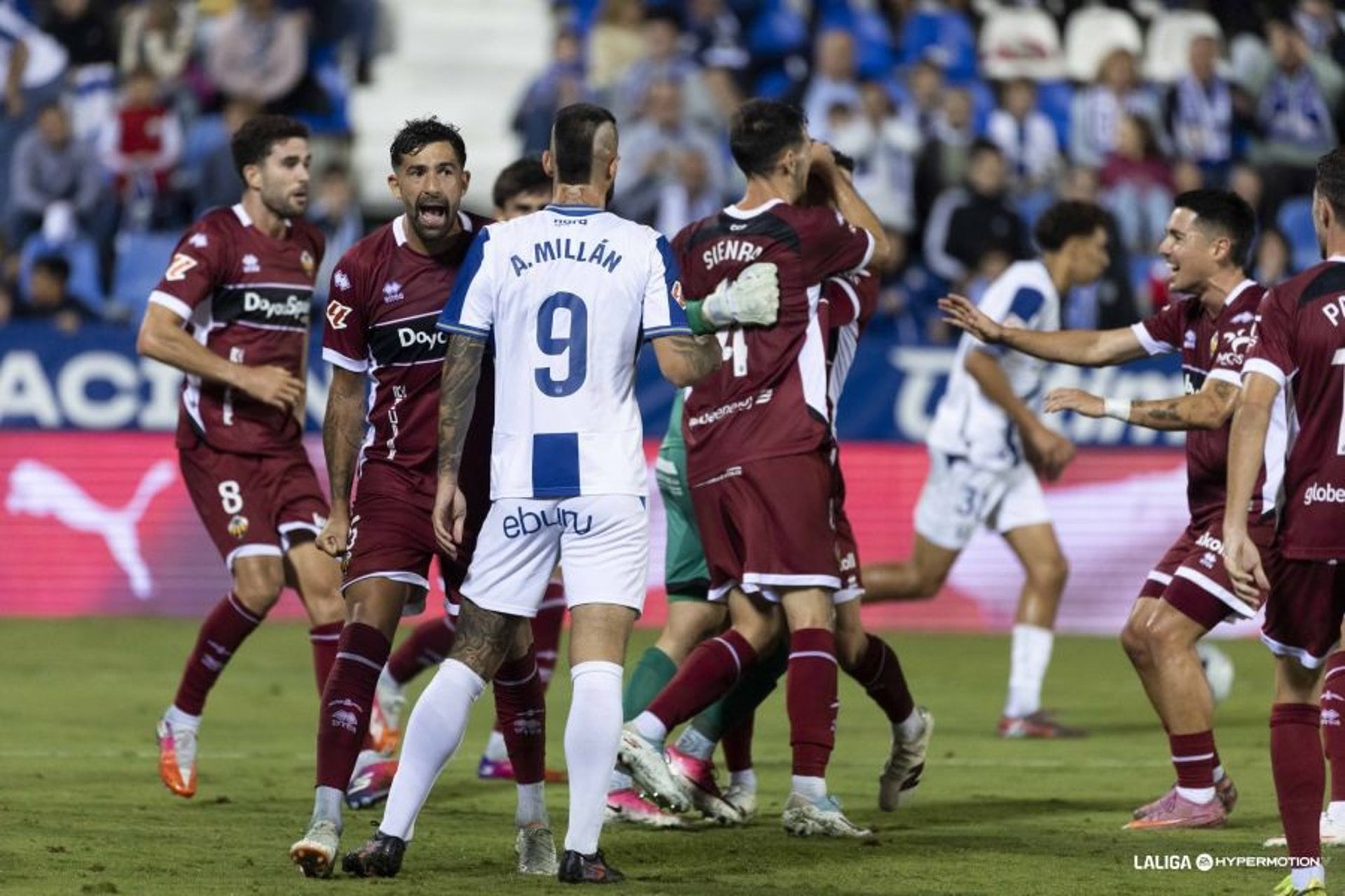 28/09/2026 Jugadores del CD Castellón celebran el triunfo sobre el CD Leganés (0-2) en la jornada 7 de LaLiga Hypermotion.El CD Castellón ha ganado este lunes al CD Leganés (0-2) en Butarque en el cierre de la séptima jornada de LaLiga Hypermotion, en un partido dominado de principio a fin por el conjunto castellonense, que recupera el liderato tras haberlo cedido provisionalmente al Eibar y prolonga su gran inicio de temporada, mientras que los