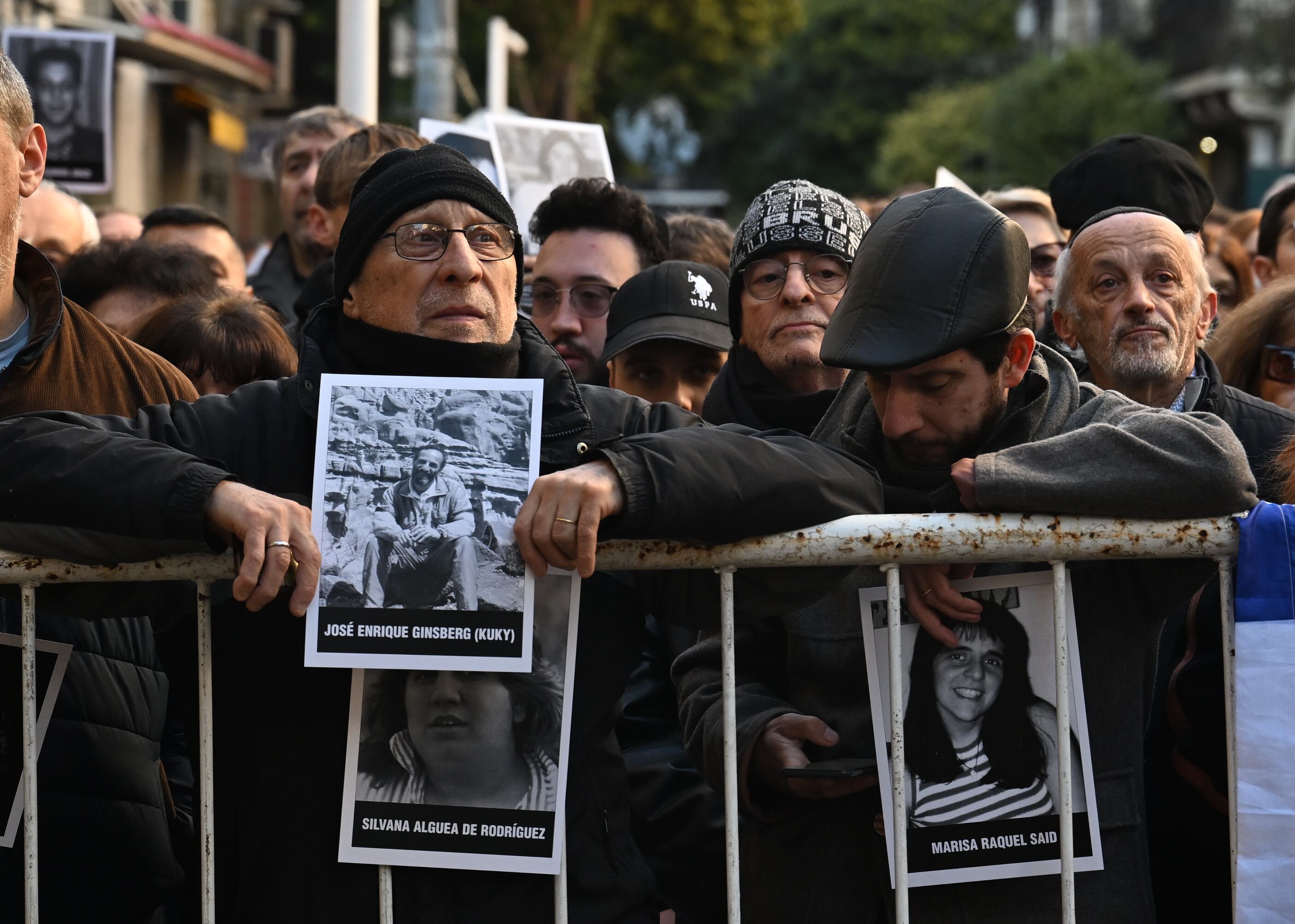 Cientos de personas se dieron cita en el lugar donde hace 31 años se produjo uno de los peores atentados de la historia argentina